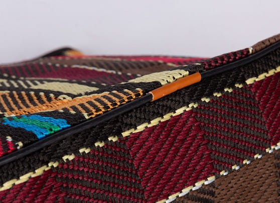 کیف گلیمی بزرگ با حجم گسترده و ترکیب متوازن اجزا